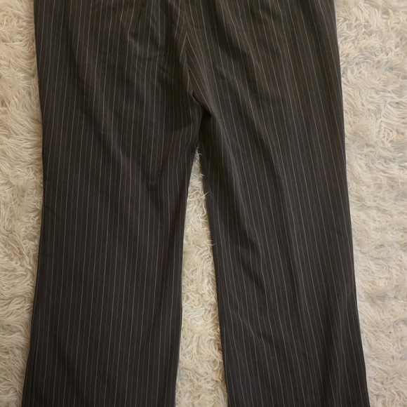 New Directions Women’s Dress Pants Gray Pin Stripe Size 14 Inseam 33" - Picture 3 of 7